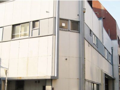 西大阪営業所の外観
